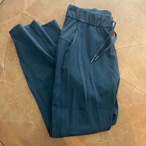 Lululemon On the Fly 7/8 Pant Size 6